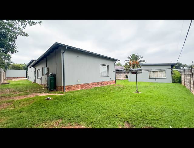 5 BEDROOM HOUSE FOR SALE IN ALBERTON NORTH